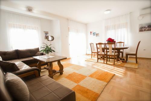 Luxury Apartments Ta?a
