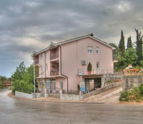 Hostal Villa Petra