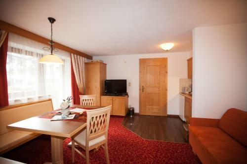 Bed & Breakfast Alpenresidenz Trisanna