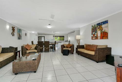 Aparthotel Roydon Beachfront Apartments