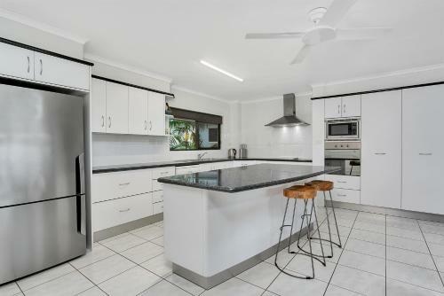 Aparthotel Roydon Beachfront Apartments