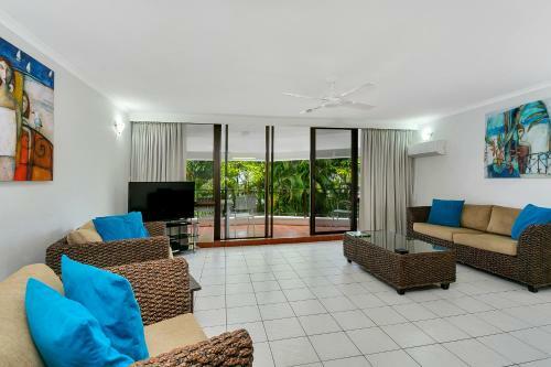 Aparthotel Roydon Beachfront Apartments