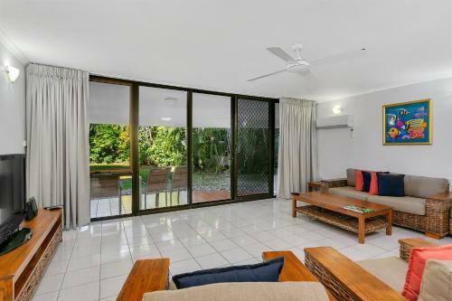 Aparthotel Roydon Beachfront Apartments