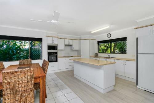 Aparthotel Roydon Beachfront Apartments