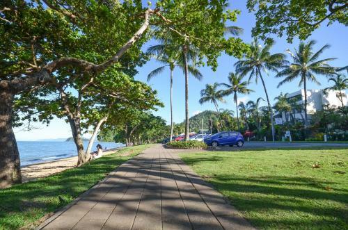 Aparthotel Roydon Beachfront Apartments