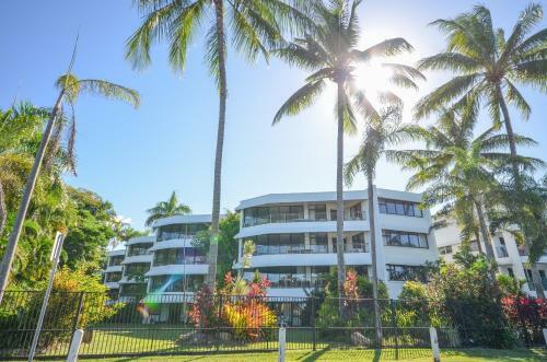 Aparthotel Roydon Beachfront Apartments