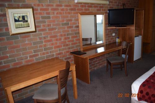 Early Australian Motor Inn