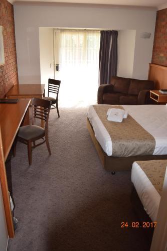 Early Australian Motor Inn