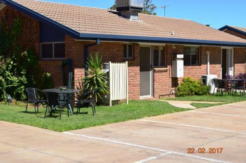 Early Australian Motor Inn
