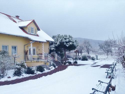 Hostal G�stehaus-weingut Helbighof