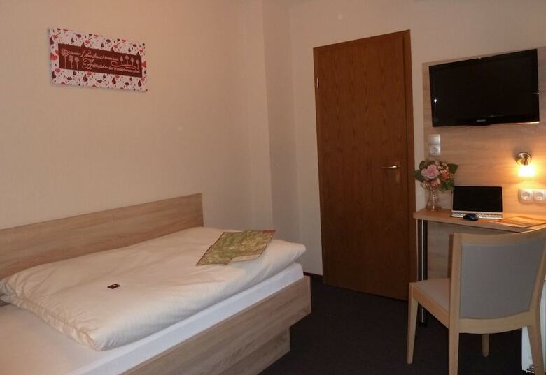 Hostal Pension Haus Waldfrieden