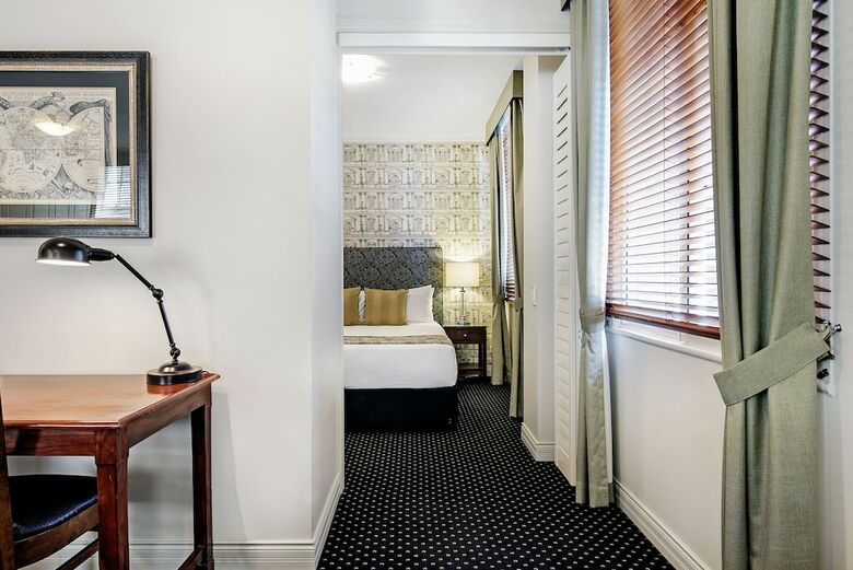 Aparthotel Ultiqa Rothbury Hotel