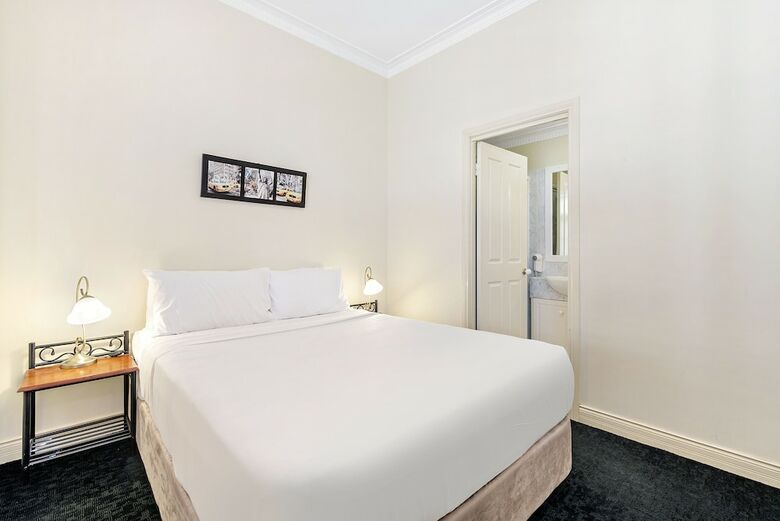 Aparthotel Ultiqa Rothbury Hotel