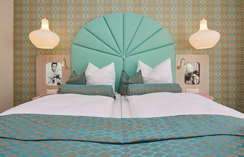 Bernstein Hotel "50`s Seaside Motel"