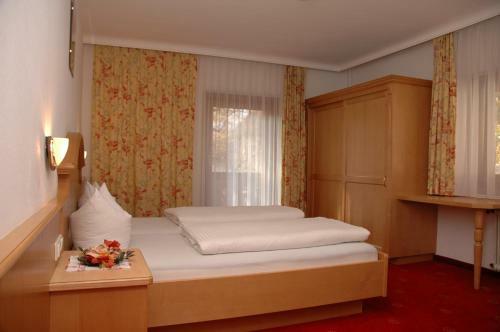 Hostal Hotel-garni Almhof
