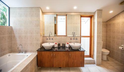 Four Mile Beach Retreat