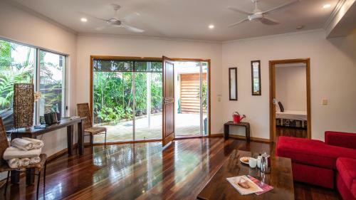 Four Mile Beach Retreat