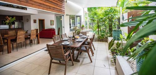 Four Mile Beach Retreat