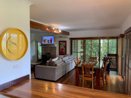 305 Montville