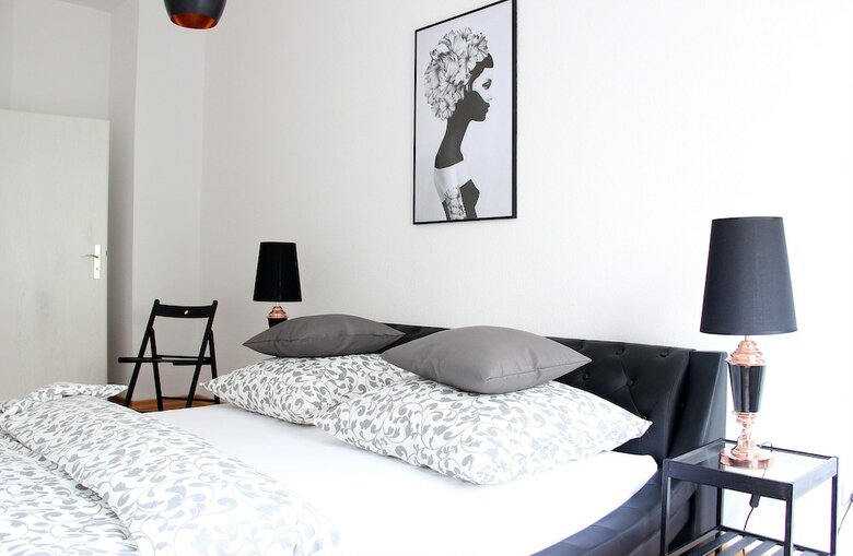 Leon Apartments