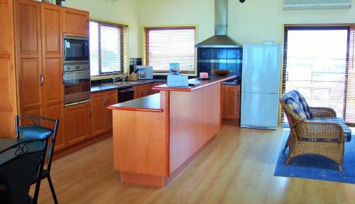 Boathouse Holiday House