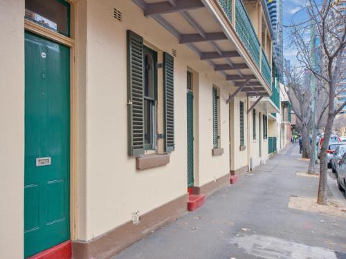 1877- Rocks Heritage Escape