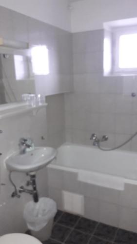 Hostal Pension Karlberger