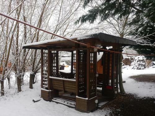 Mini Hotel �bernachten Im Gurkenfass