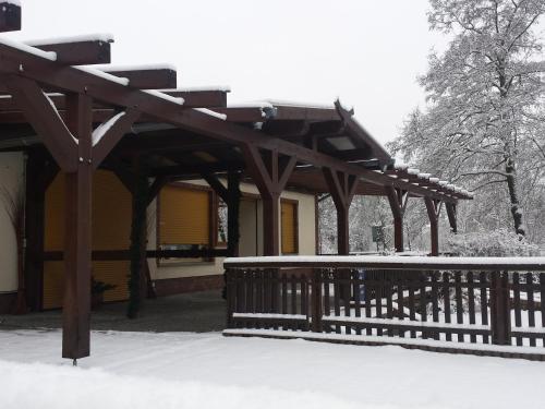Mini Hotel �bernachten Im Gurkenfass