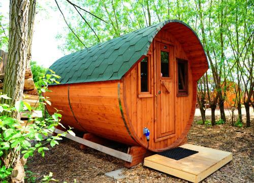 Mini Hotel �bernachten Im Gurkenfass
