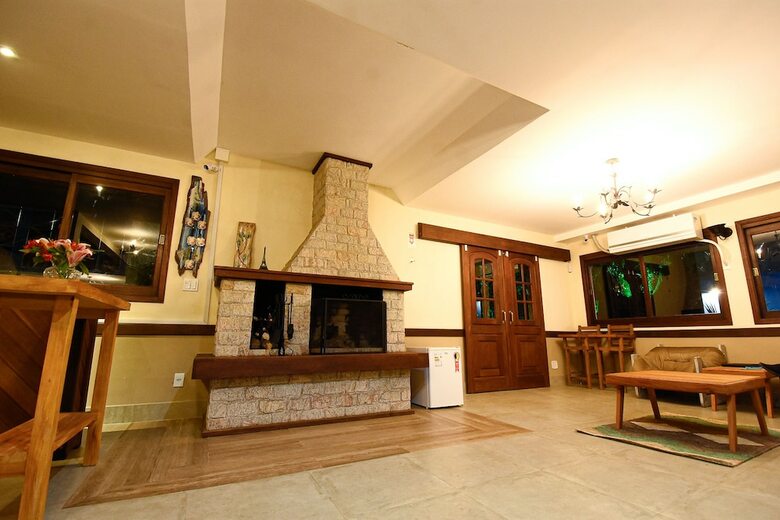 Hostal Paris Hostelli