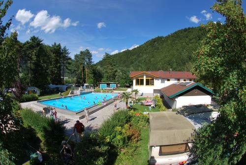 Schwimmbad Camping M�ssler