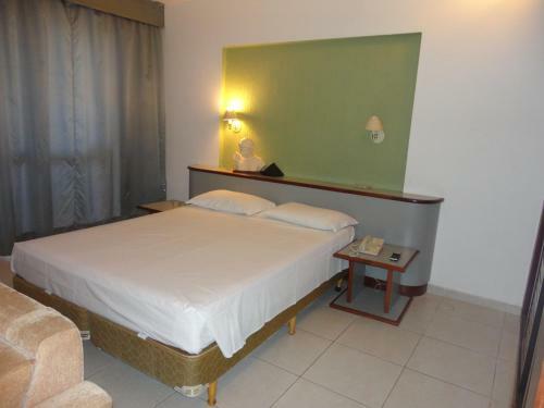 Ero's Apart Hotel