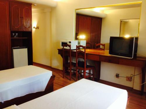 Ero's Apart Hotel