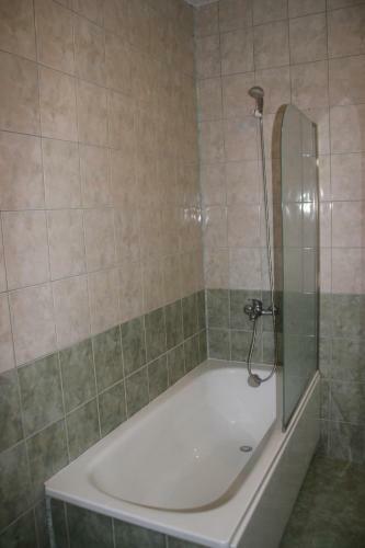 Flora Apartment 423