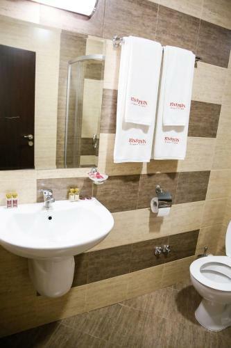 Hostal Einstein House & Spa