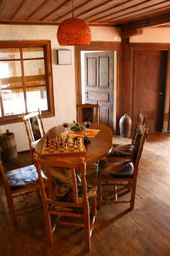 Hostal Guesthouse Karaivan