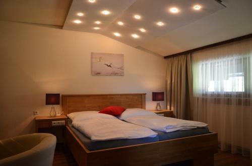 Dahoam By Sarina - Hotel & Suites
