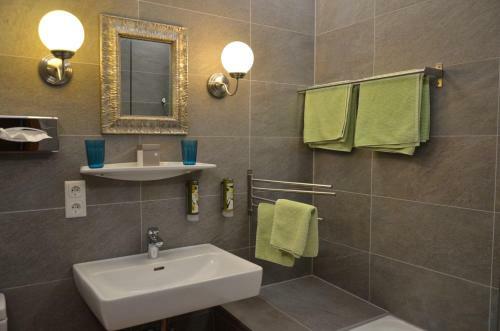 Dahoam By Sarina - Hotel & Suites
