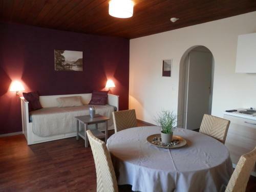 Dahoam By Sarina - Hotel & Suites