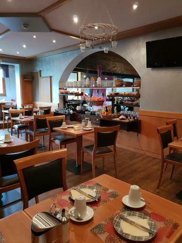 Dahoam By Sarina - Hotel & Suites