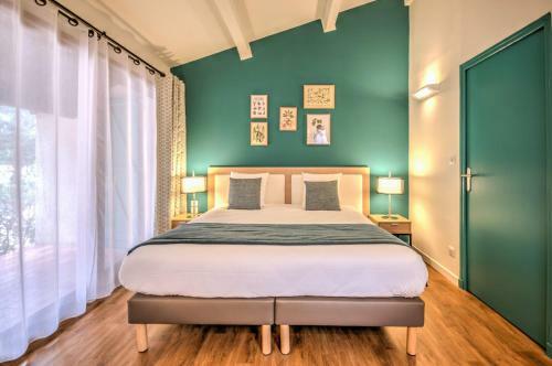 Hotel Logis Domaine De Roquerousse
