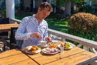 Hotel H�tel Mas Des Piboul�s