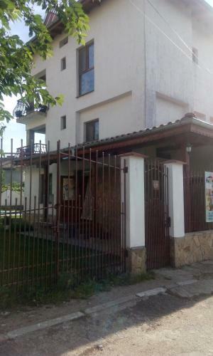 Hostal Ilona House