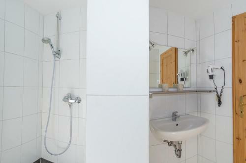Hostal Pension Middel