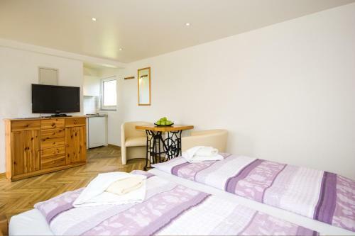 Hostal Pension Middel