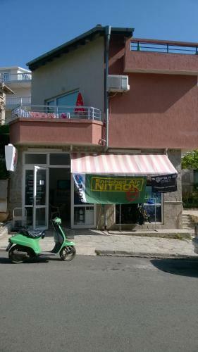 Hostal Summer Sz Guest House
