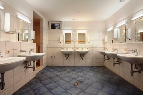 Euro Youth Hotel & Krone