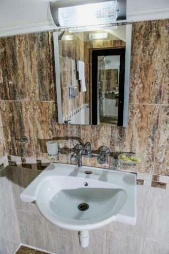 Hostal Guest House Byalata Kashta