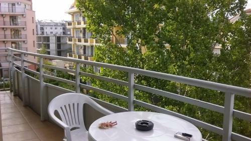 Central Plaza Apartment